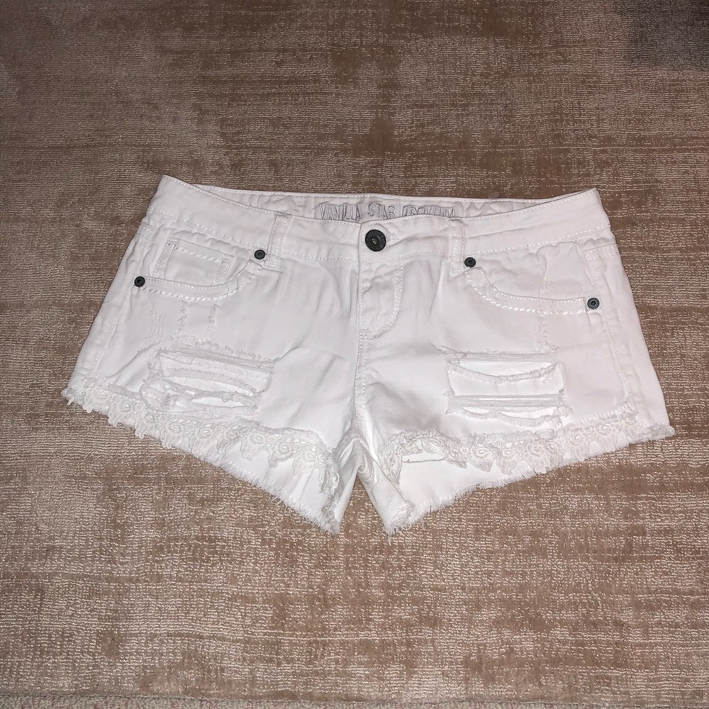 White Shorts from Tillys 🔅🔆